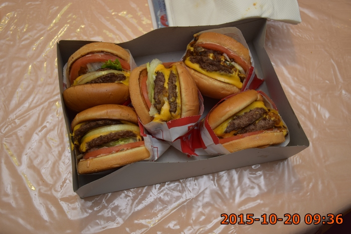 In-N-Out 漢堡寶~