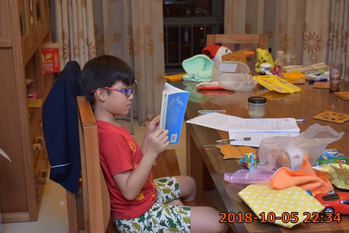 牛牛在讀書~